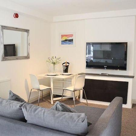 Modern 1 Bedroom Apartment Close To Penzance Town Centre. 외부 사진