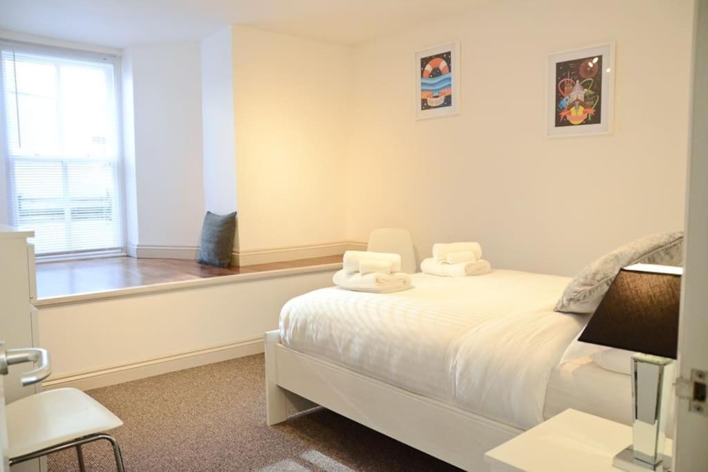 Modern 1 Bedroom Apartment Close To Penzance Town Centre. 외부 사진