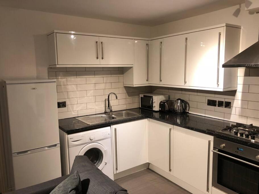 Modern 1 Bedroom Apartment Close To Penzance Town Centre. 외부 사진