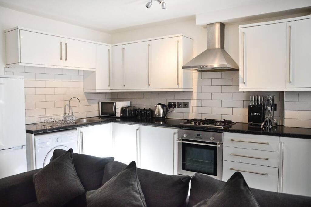 Modern 1 Bedroom Apartment Close To Penzance Town Centre. 외부 사진