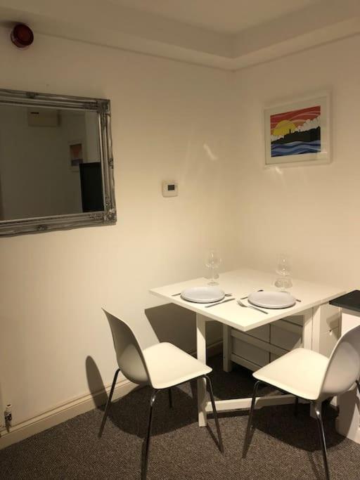 Modern 1 Bedroom Apartment Close To Penzance Town Centre. 외부 사진