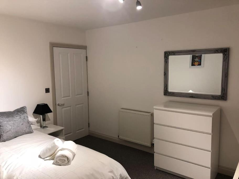 Modern 1 Bedroom Apartment Close To Penzance Town Centre. 외부 사진